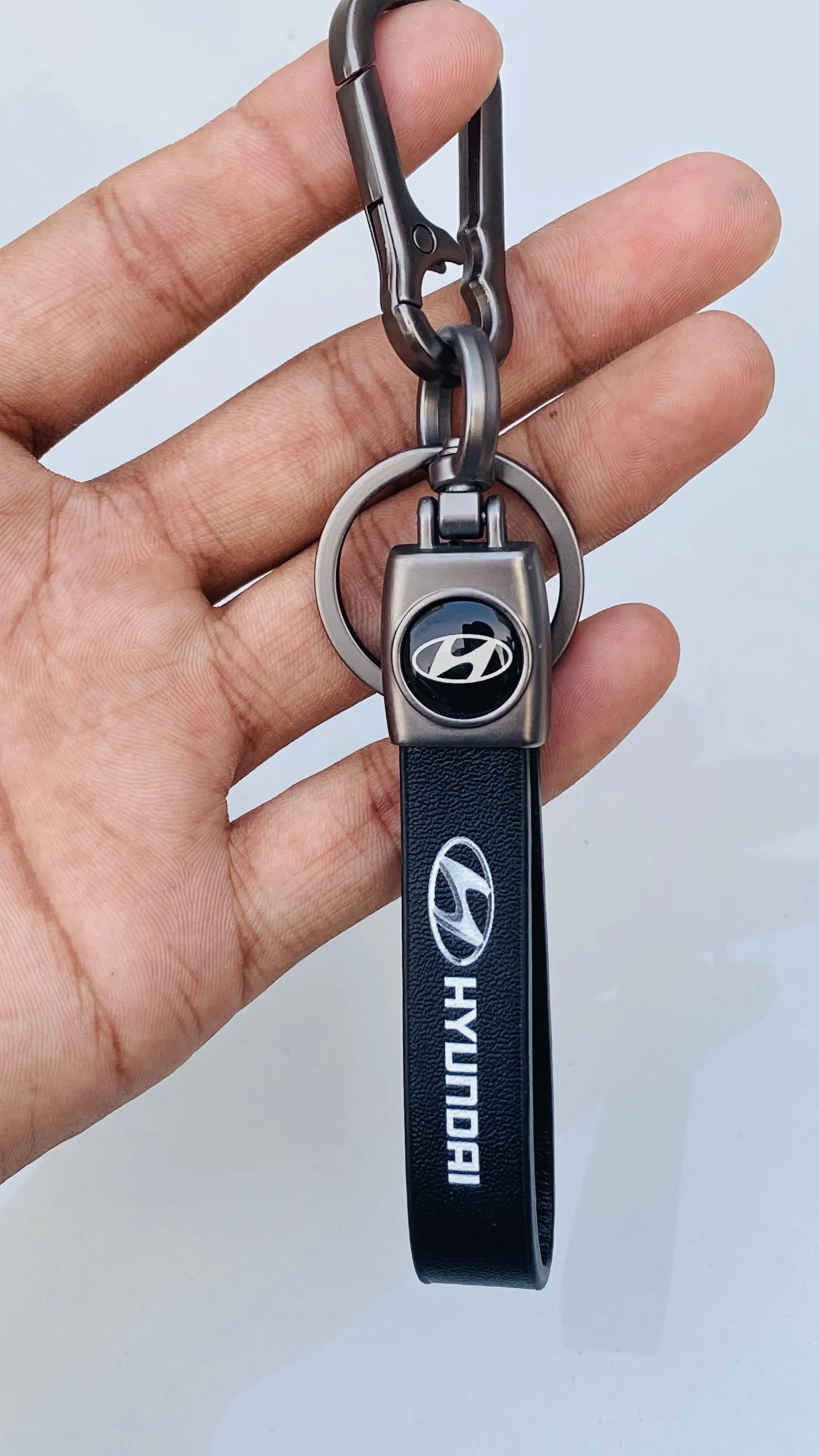 Hyundri car Keychain - Image 2