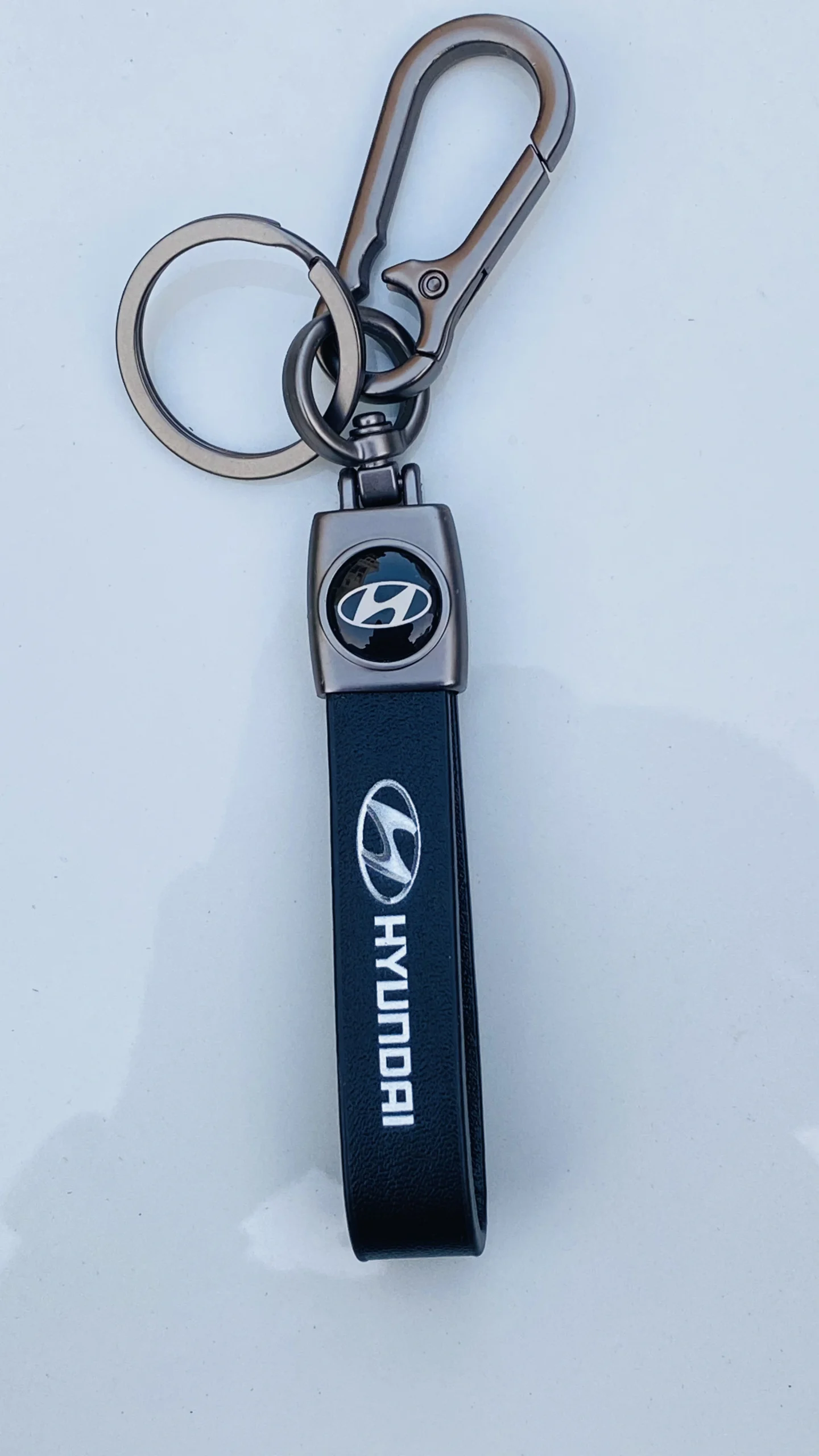 Hyundri car Keychain - Image 3